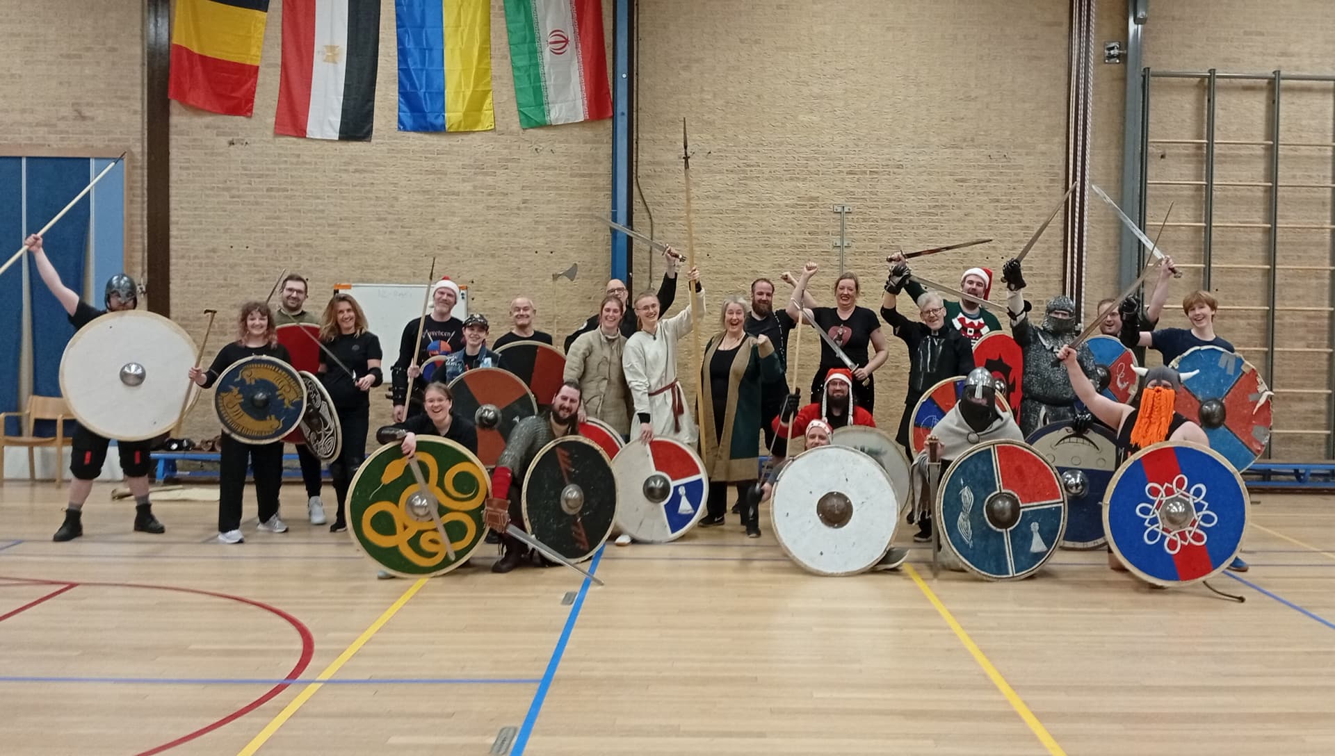 Zwaardvechten in actie tijdens een training