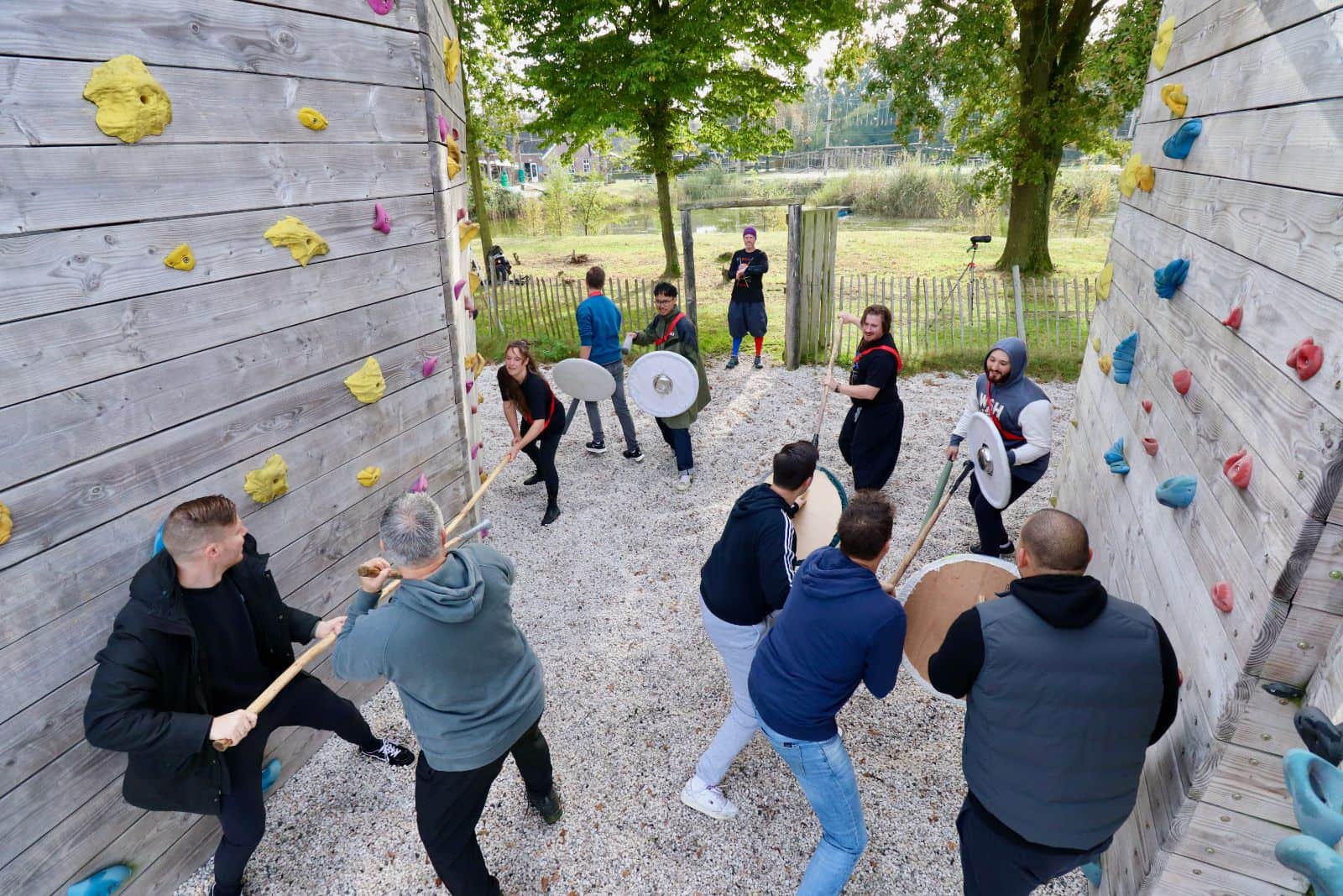 Teambuilding zwaardvechten bij VaeV