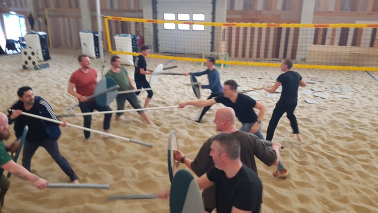 Viking Teambuilding Battle is Succesvol Samenwerken in Lijnformaties